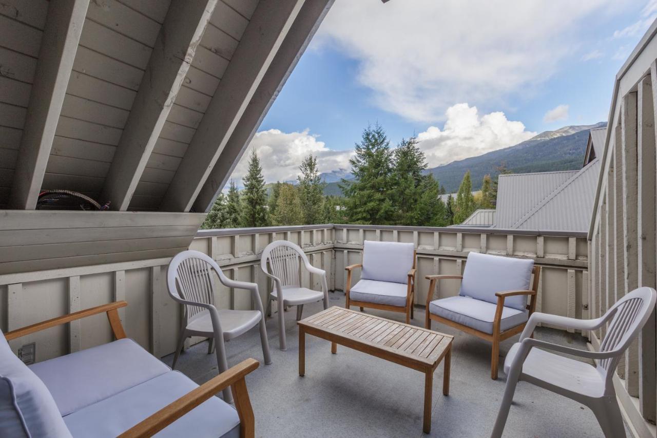 Lagoons By Cozystay Signature Whistler Exterior photo